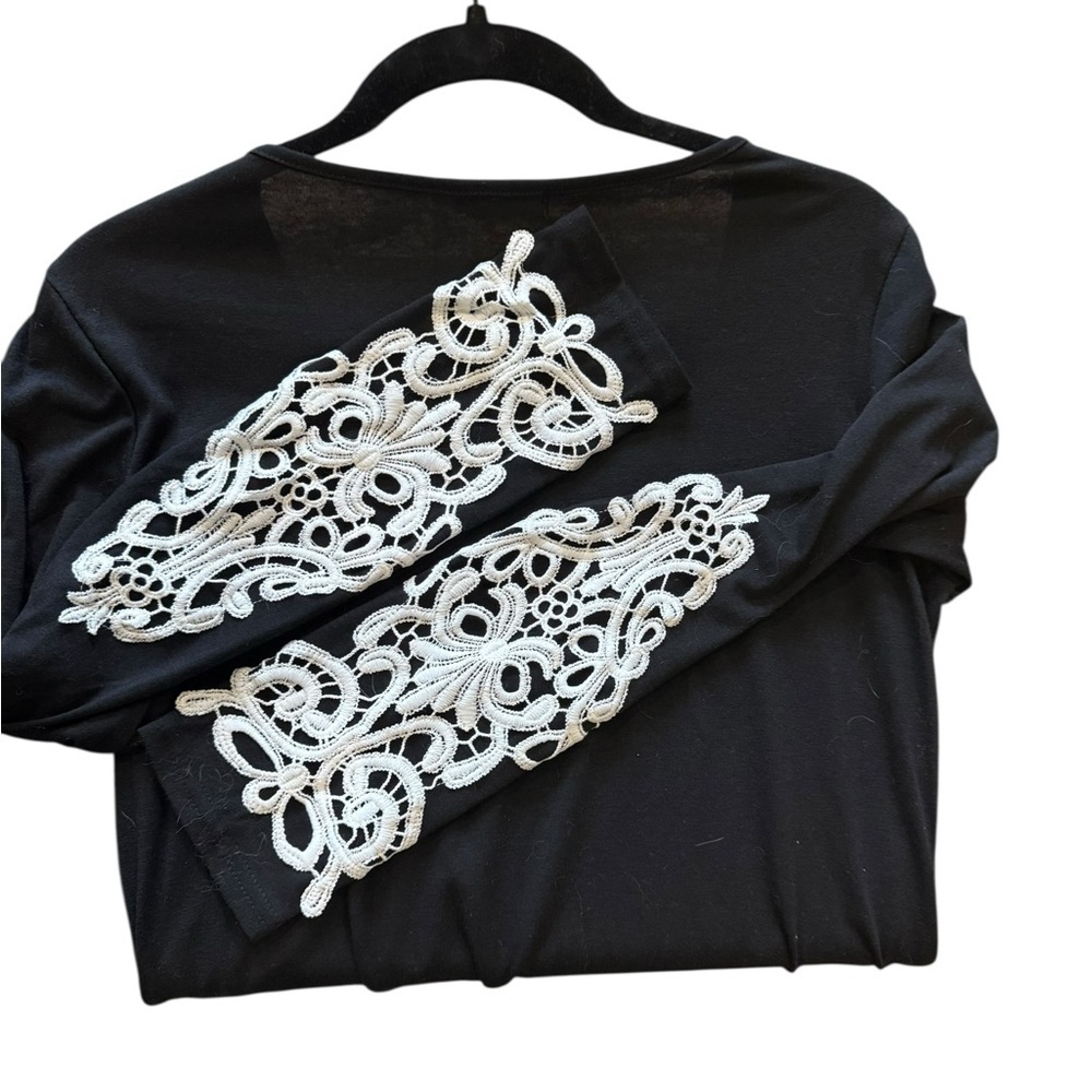 🖤 Blue Time Black Tunic Top with White Lace Sleeves | Size M 🖤 - Picture 6 of 6